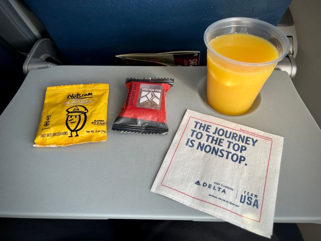Delta Is Cutting Free Snacks on Hundreds of Flights | TravelPirates